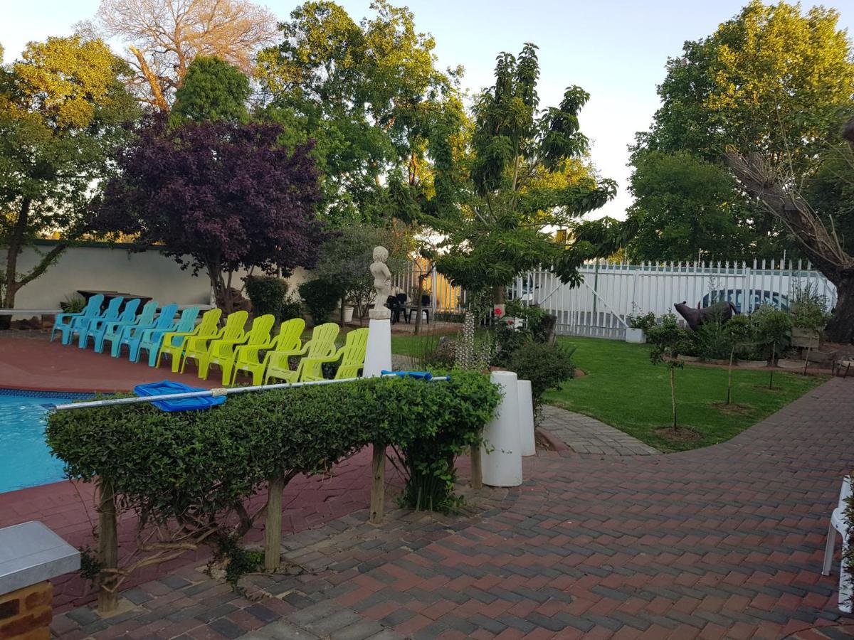 Good 2 Go Guest House Беноні Екстер'єр фото