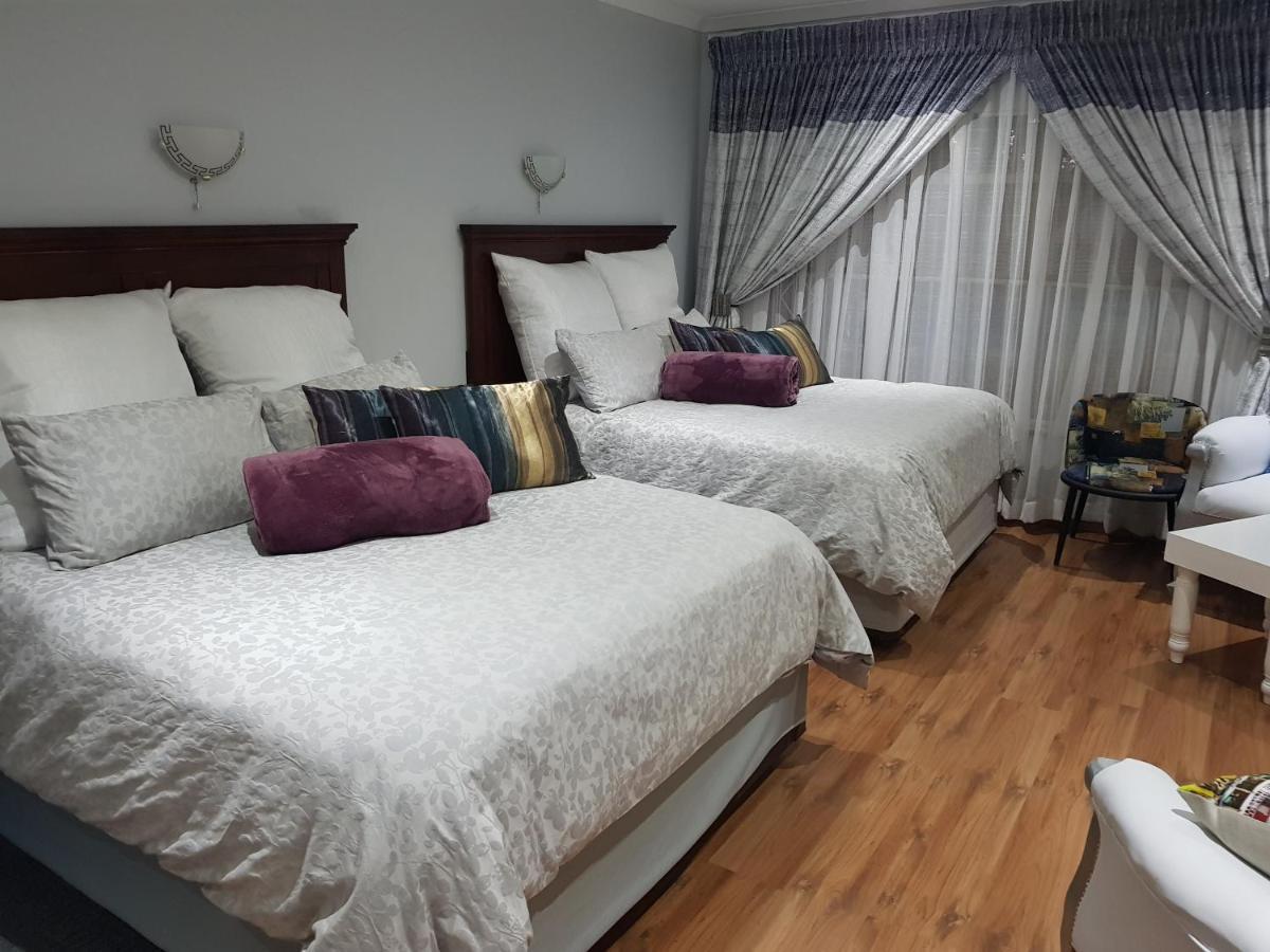 Good 2 Go Guest House Беноні Екстер'єр фото