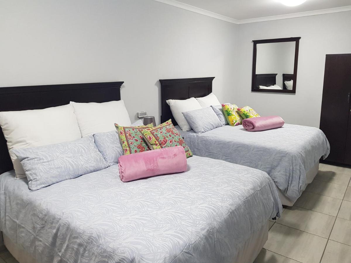 Good 2 Go Guest House Беноні Екстер'єр фото